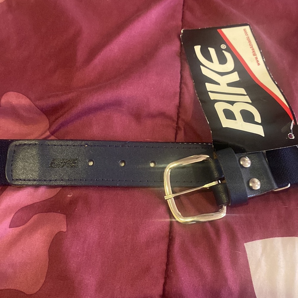 Blue Bike adjustable belt from Bike Athletic. - Picture 6 of 6